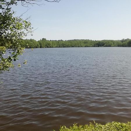 High Mill Lake - Etang De Brigueuil Esterno foto